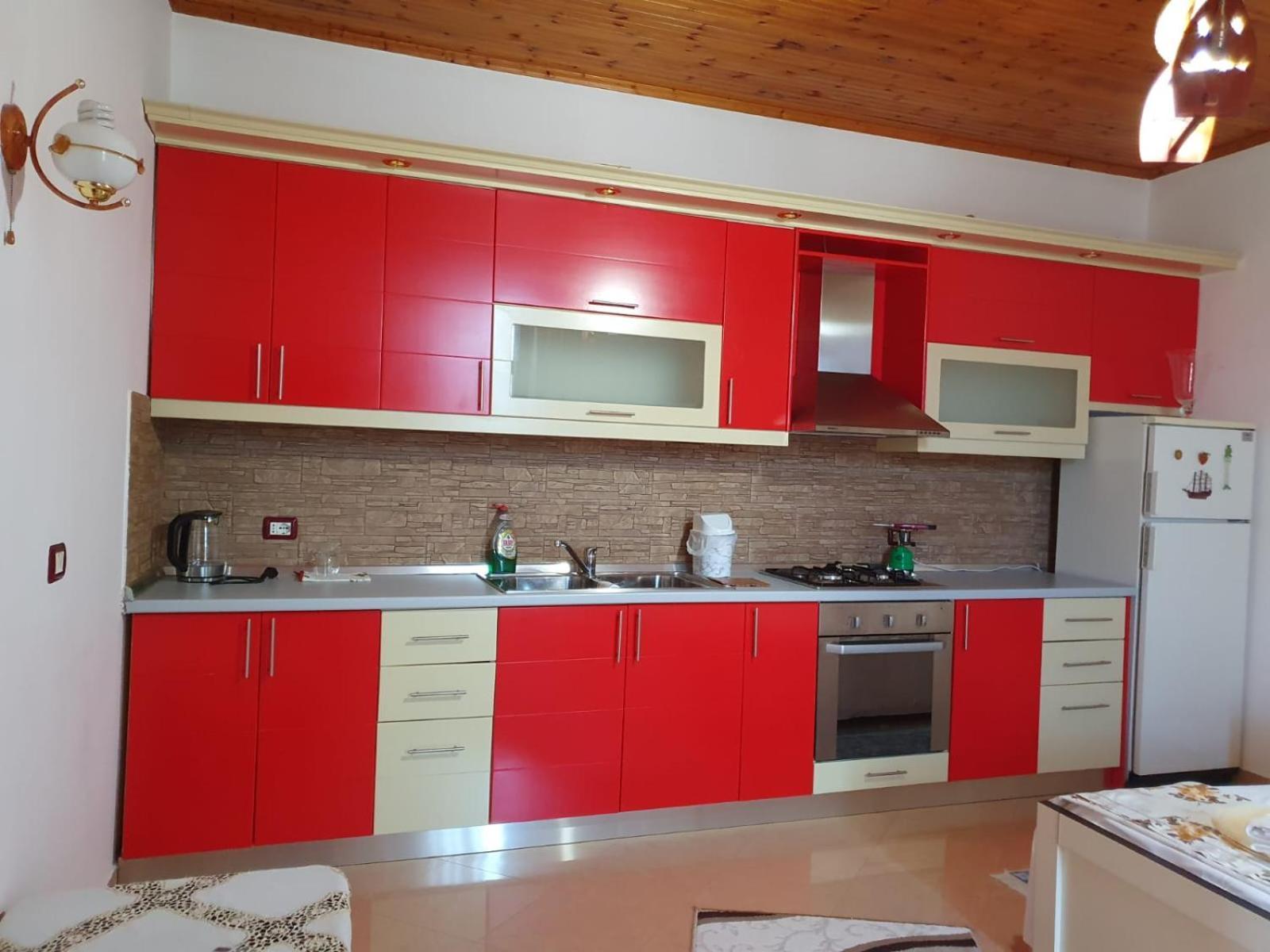 Sara Guesthouse 培拉特 外观 照片