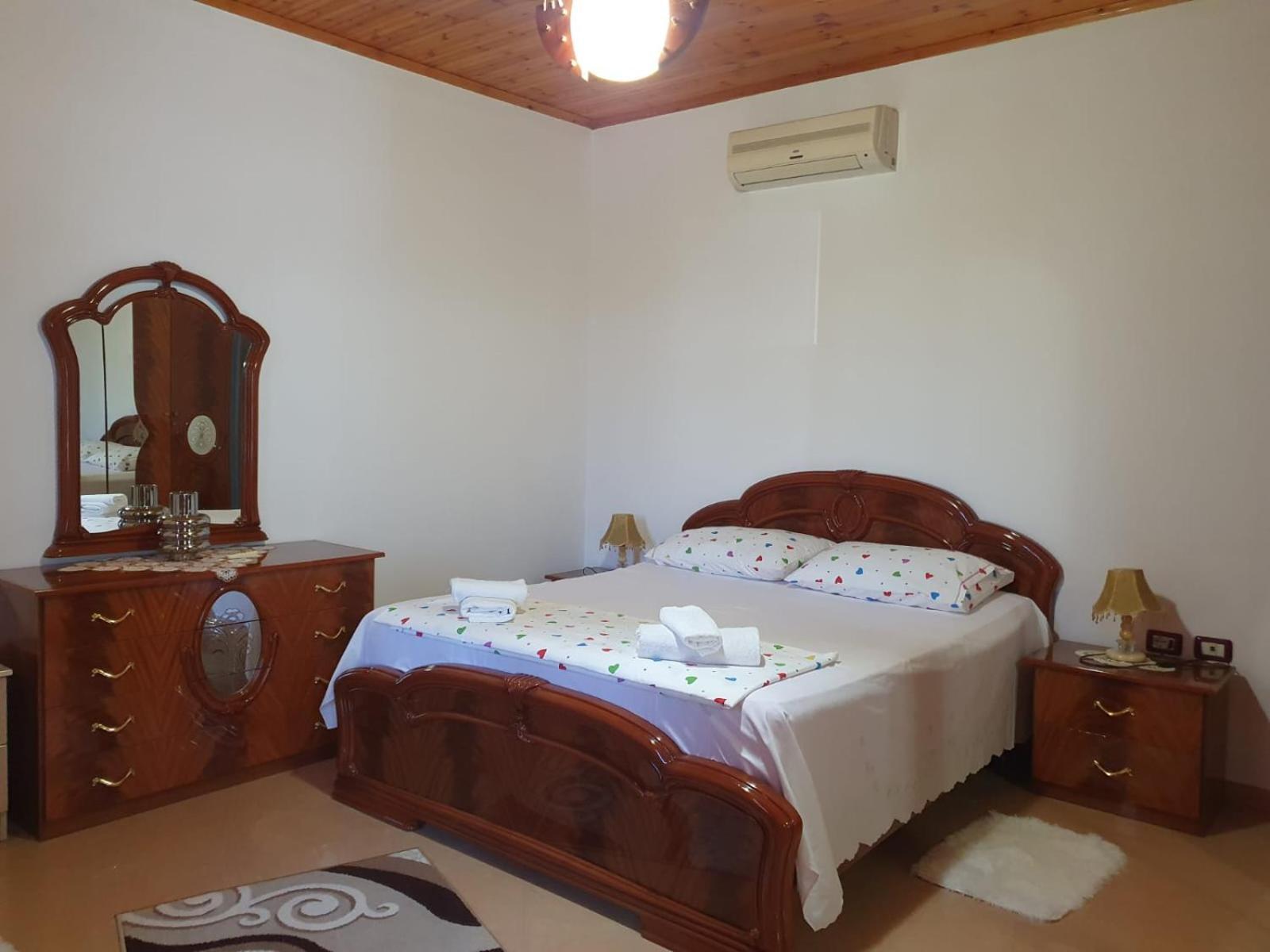 Sara Guesthouse 培拉特 外观 照片