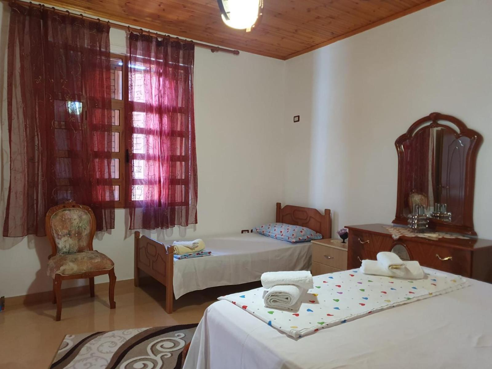 Sara Guesthouse 培拉特 外观 照片
