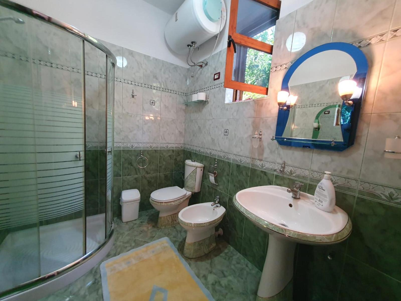 Sara Guesthouse 培拉特 外观 照片
