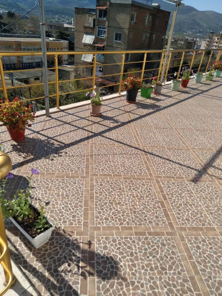 Sara Guesthouse 培拉特 外观 照片