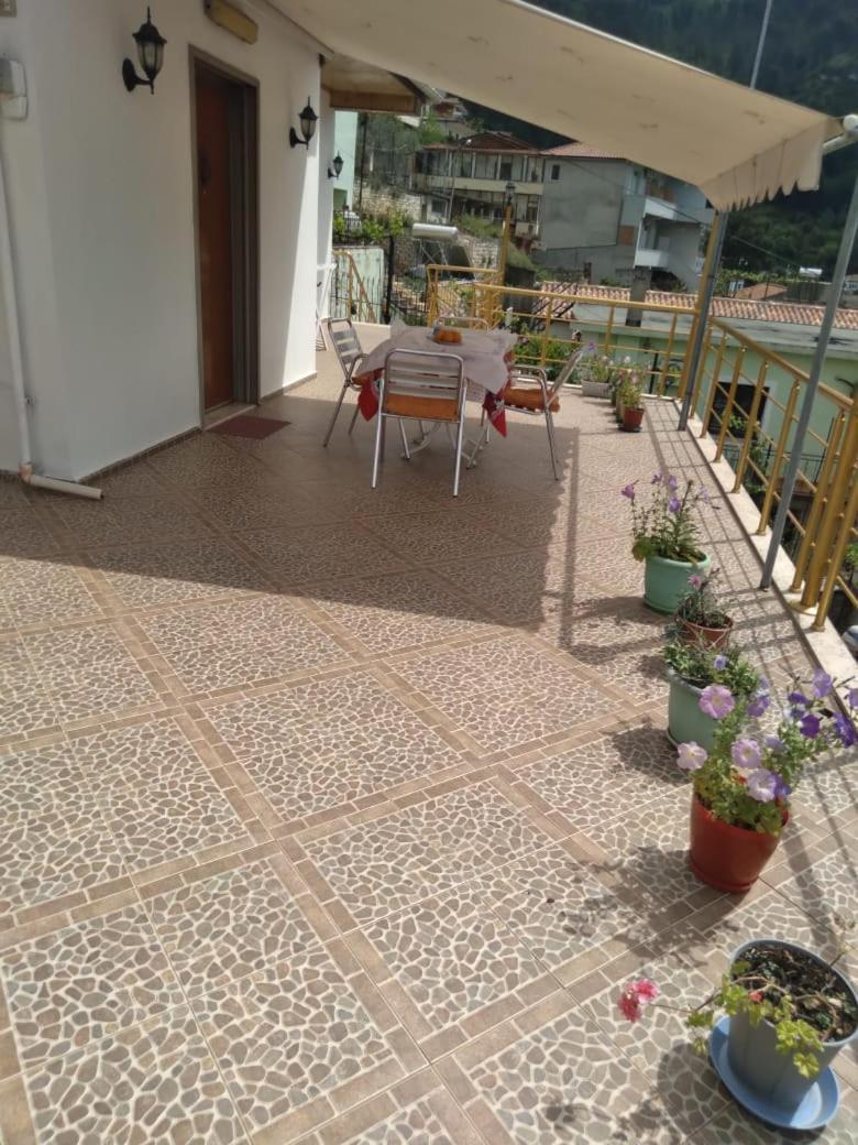 Sara Guesthouse 培拉特 外观 照片
